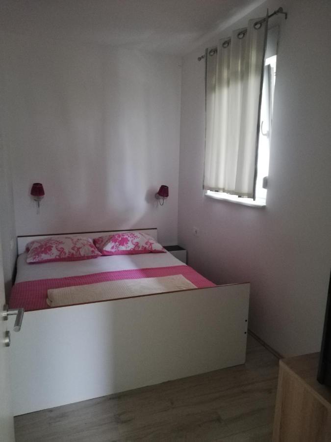 Apartmani Andrea Promajna Luaran gambar