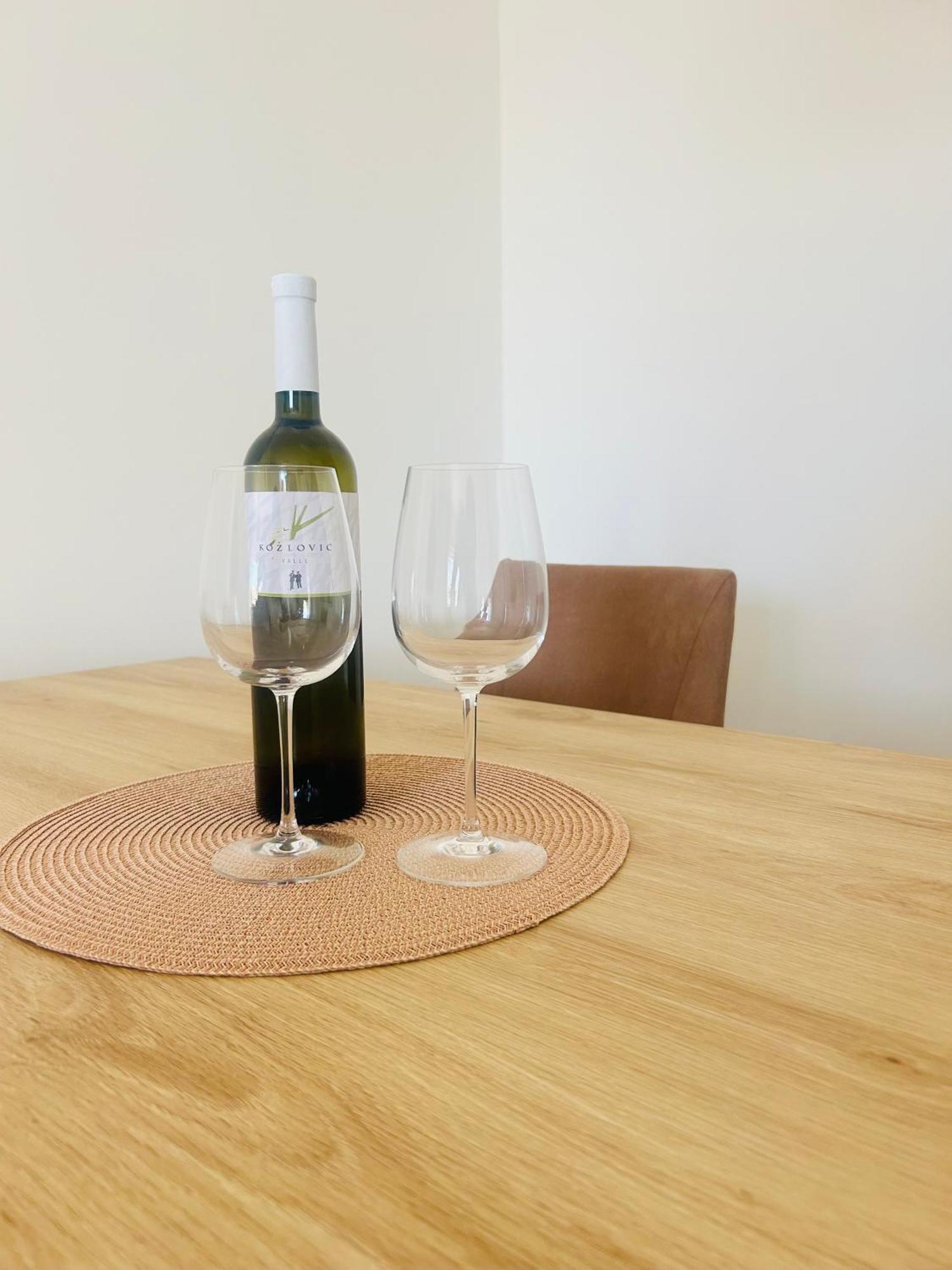 Apartmani Andrea Promajna Luaran gambar